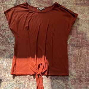 Wilde Women's Rust Button Tie Accent Sleeveless Round Neck Blouse Size S